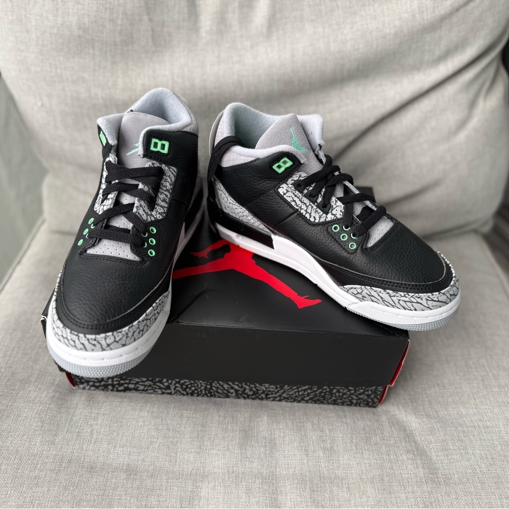 Jordan Black and Gray Sneakers Classic Design